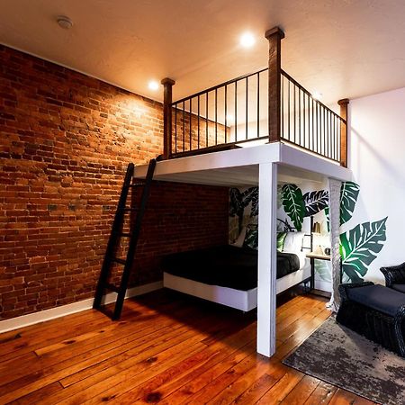 The Two Story Loft Apartment Springfield Exterior foto