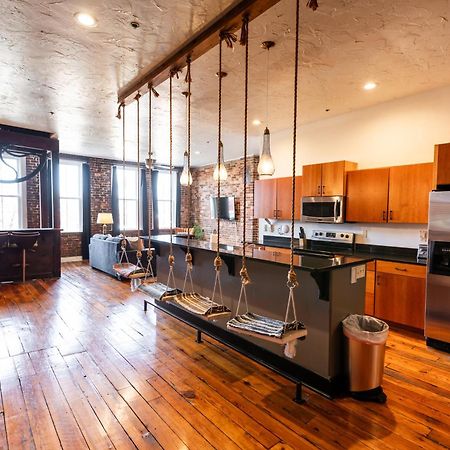The Two Story Loft Apartment Springfield Exterior foto