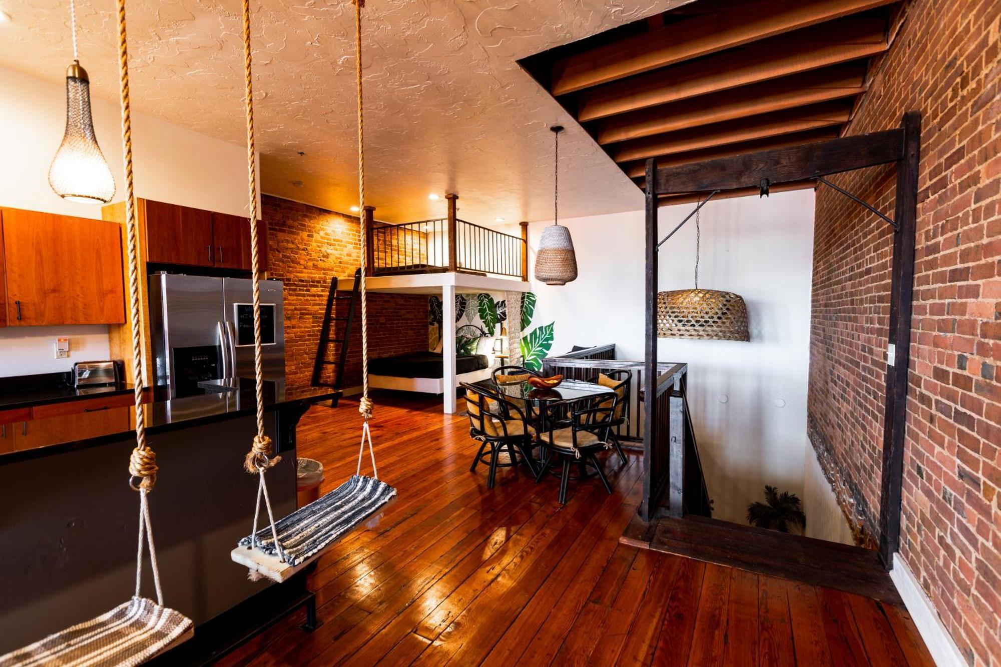 The Two Story Loft Apartment Springfield Exterior foto