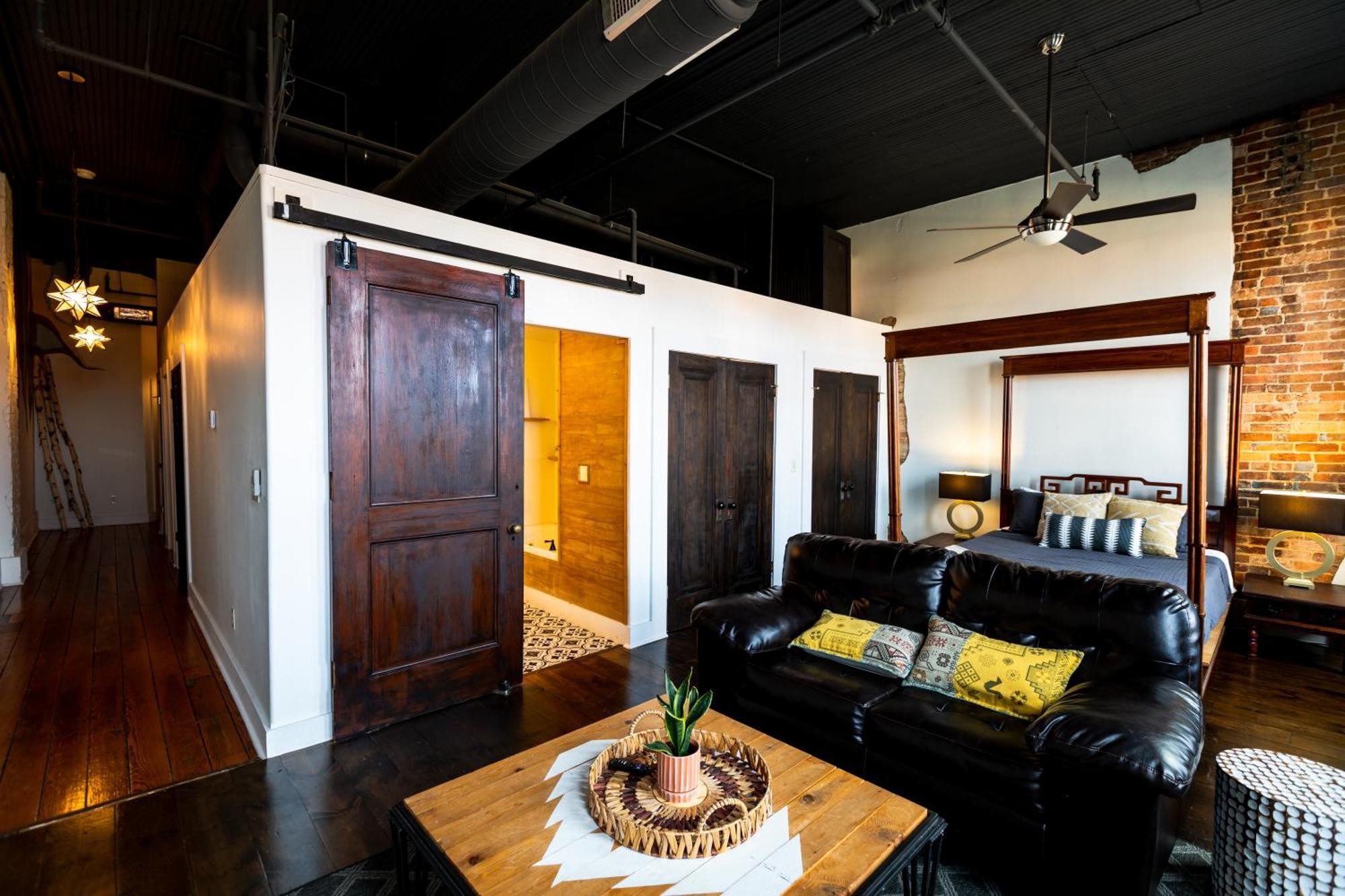 The Two Story Loft Apartment Springfield Exterior foto